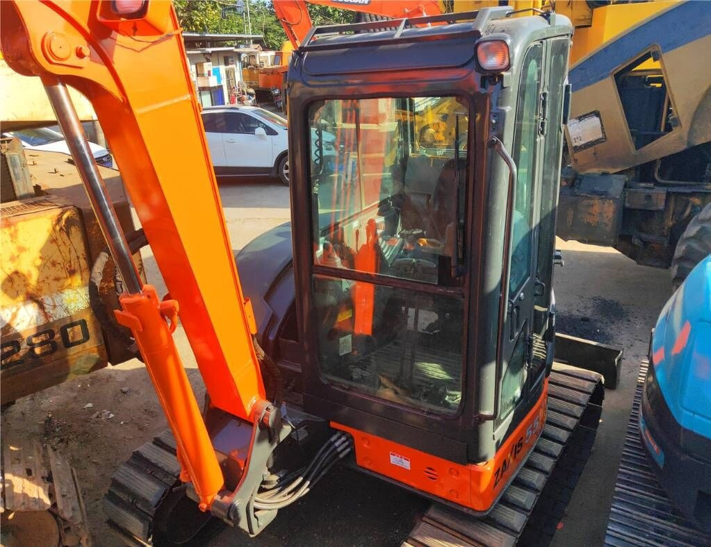 Hitachi ZX55UR - Мини багер: снимка 4 Hitachi ZX55UR - Мини багер: снимка 4