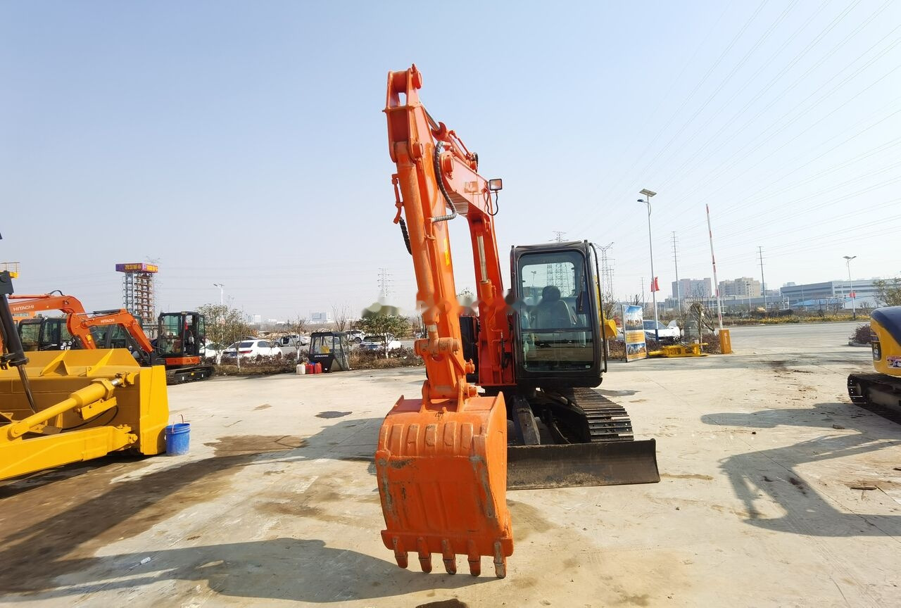 Hitachi ZX70 - Мини багер: снимка 5 Hitachi ZX70 - Мини багер: снимка 5