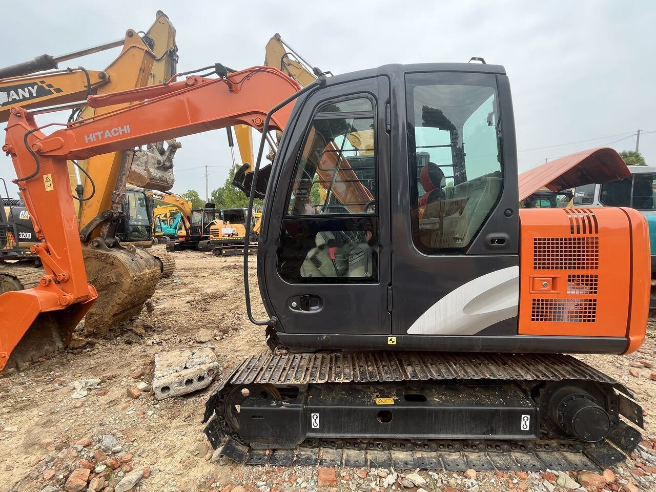 Hitachi ZX70 - Мини багер: снимка 5 Hitachi ZX70 - Мини багер: снимка 5