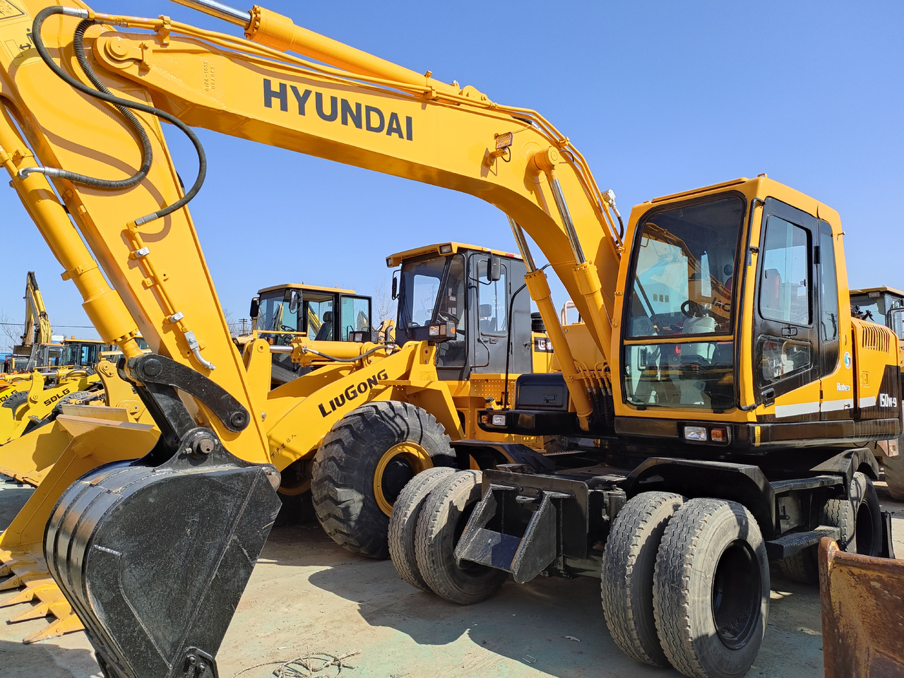 Hyundai R150W-9 - Колесен багер: снимка 1 Hyundai R150W-9 - Колесен багер: снимка 1