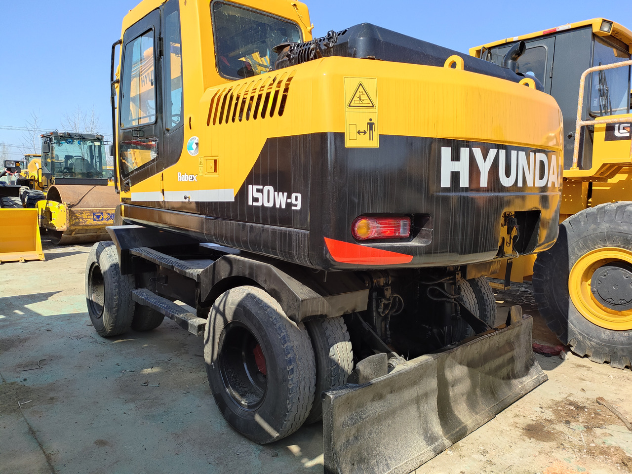 Hyundai R150W-9 - Колесен багер: снимка 2 Hyundai R150W-9 - Колесен багер: снимка 2