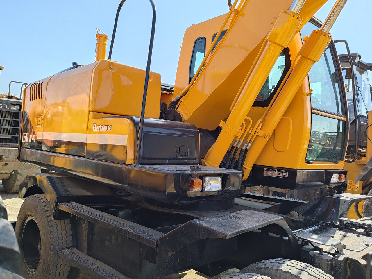Hyundai R150W-9 - Колесен багер: снимка 4 Hyundai R150W-9 - Колесен багер: снимка 4