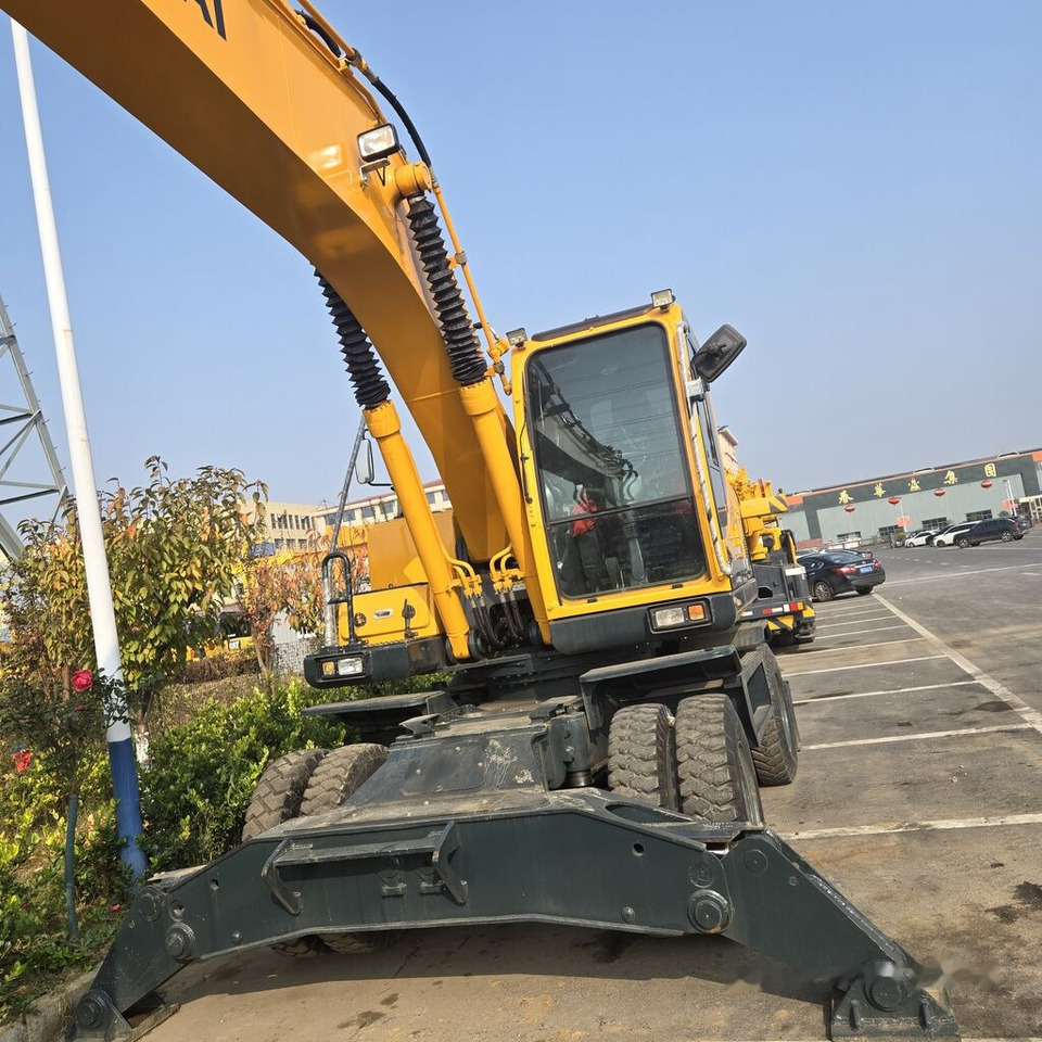 Hyundai R210W-9 - Колесен багер: снимка 4 Hyundai R210W-9 - Колесен багер: снимка 4