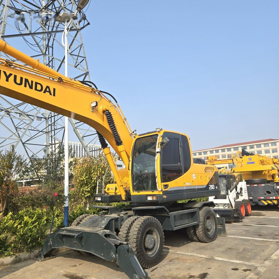 Колесен багер Hyundai R210W-9: снимка 7
