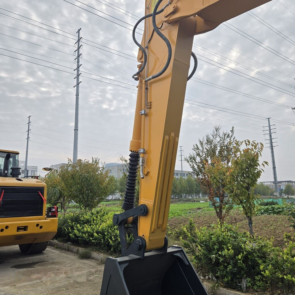Колесен багер Hyundai R210W-9: снимка 8
