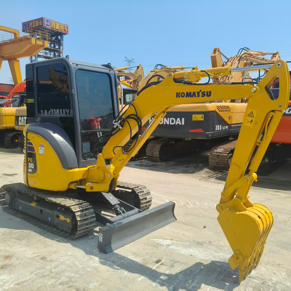 KOMATSU PC30 - Мини багер: снимка 1 KOMATSU PC30 - Мини багер: снимка 1