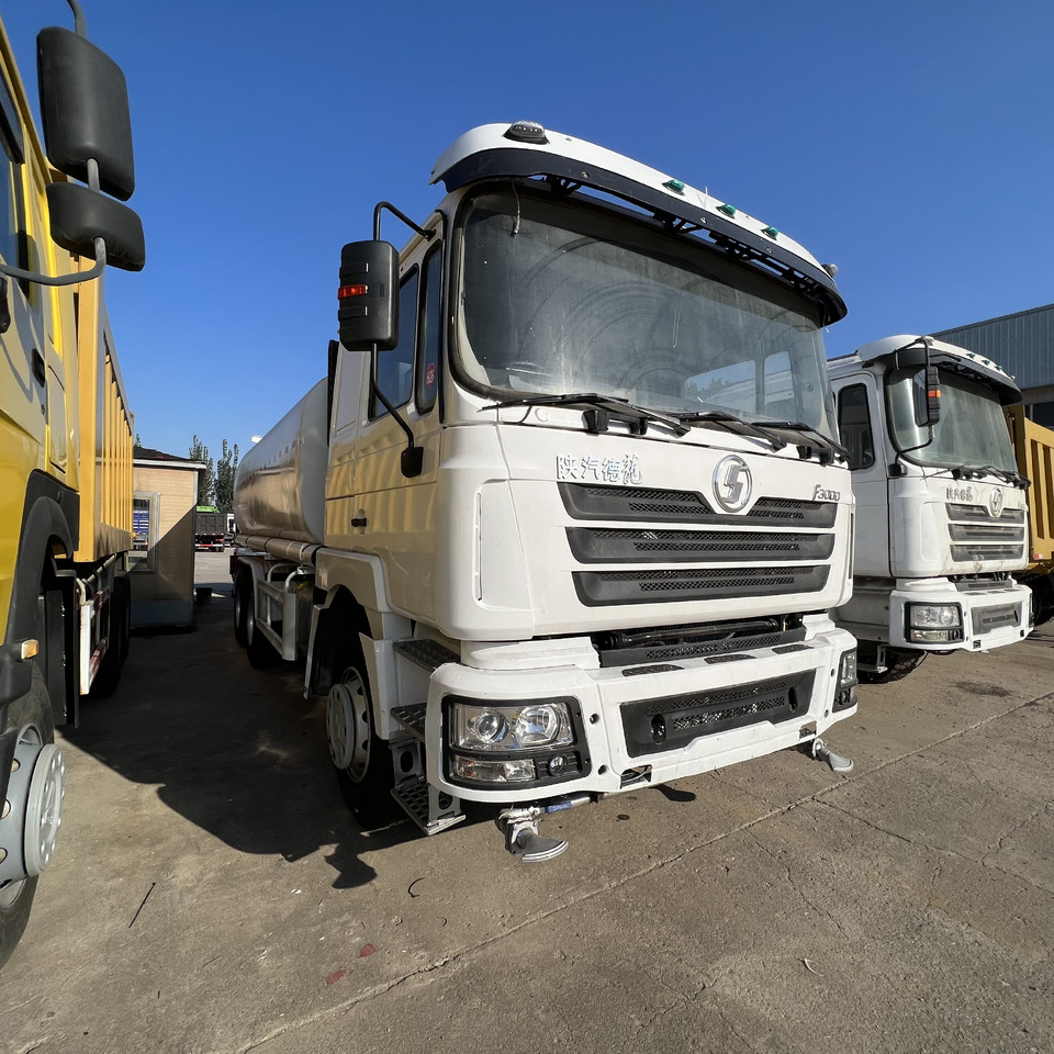SHACMAN F3000 Water Truck - Камион: снимка 2 SHACMAN F3000 Water Truck - Камион: снимка 2