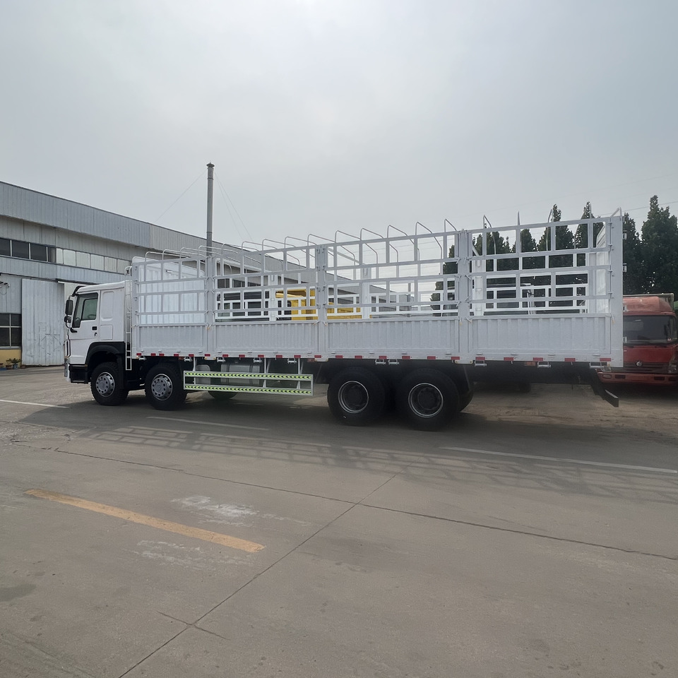 SINOTRUK HOWO 8*4 Fence Truck - Камион: снимка 2 SINOTRUK HOWO 8*4 Fence Truck - Камион: снимка 2