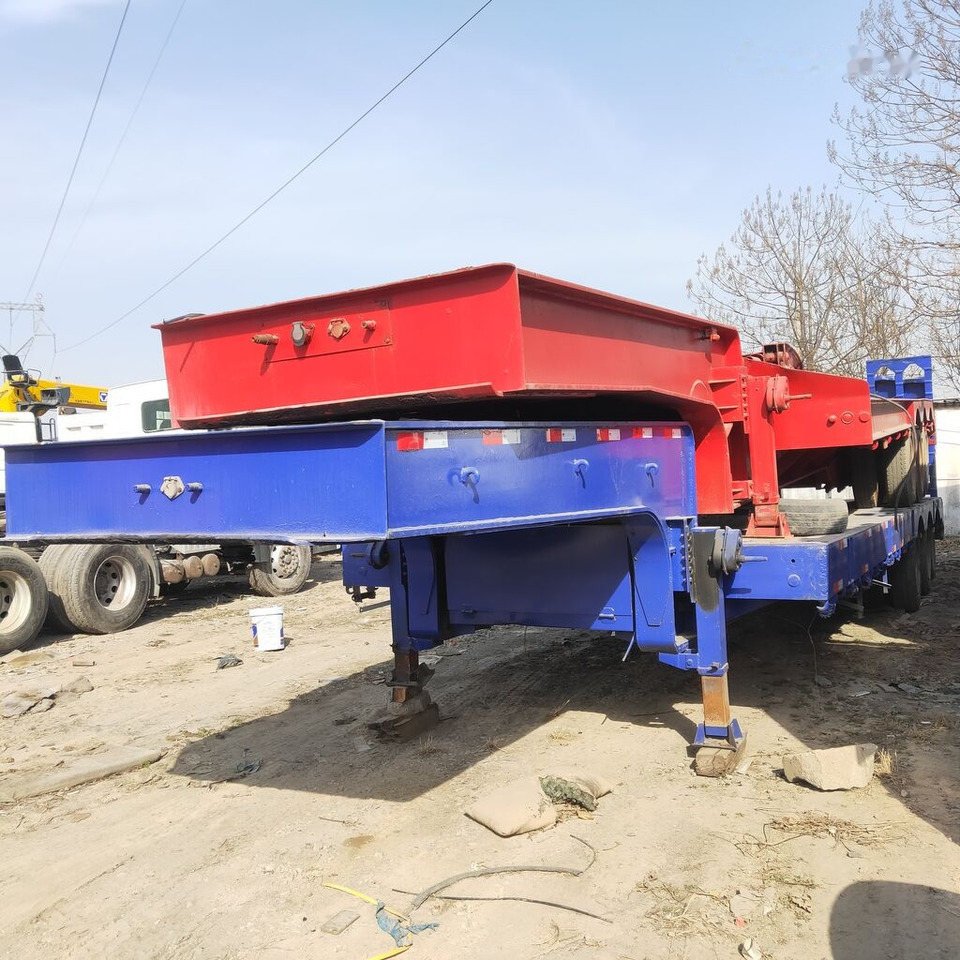 - Нискорамна площадка полуремарке: снимка 1 - Нискорамна площадка полуремарке: снимка 1