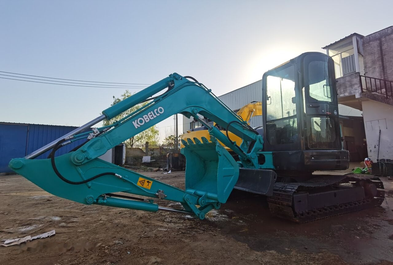 Kobelco SK55SR - Мини багер: снимка 4 Kobelco SK55SR - Мини багер: снимка 4