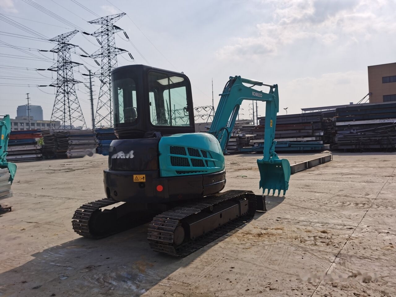 Kobelco SK55SR - Мини багер: снимка 4 Kobelco SK55SR - Мини багер: снимка 4