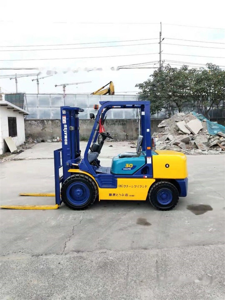 Komatsu FD30 - Дизелов мотокар: снимка 3 Komatsu FD30 - Дизелов мотокар: снимка 3