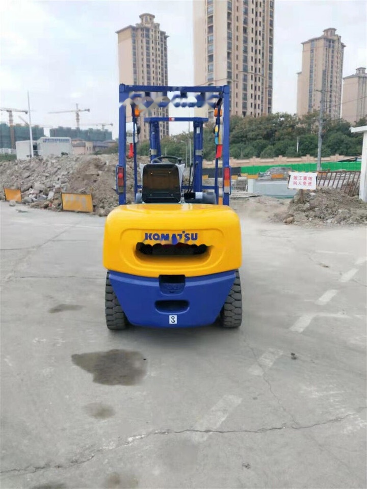 Komatsu FD30 - Дизелов мотокар: снимка 2 Komatsu FD30 - Дизелов мотокар: снимка 2