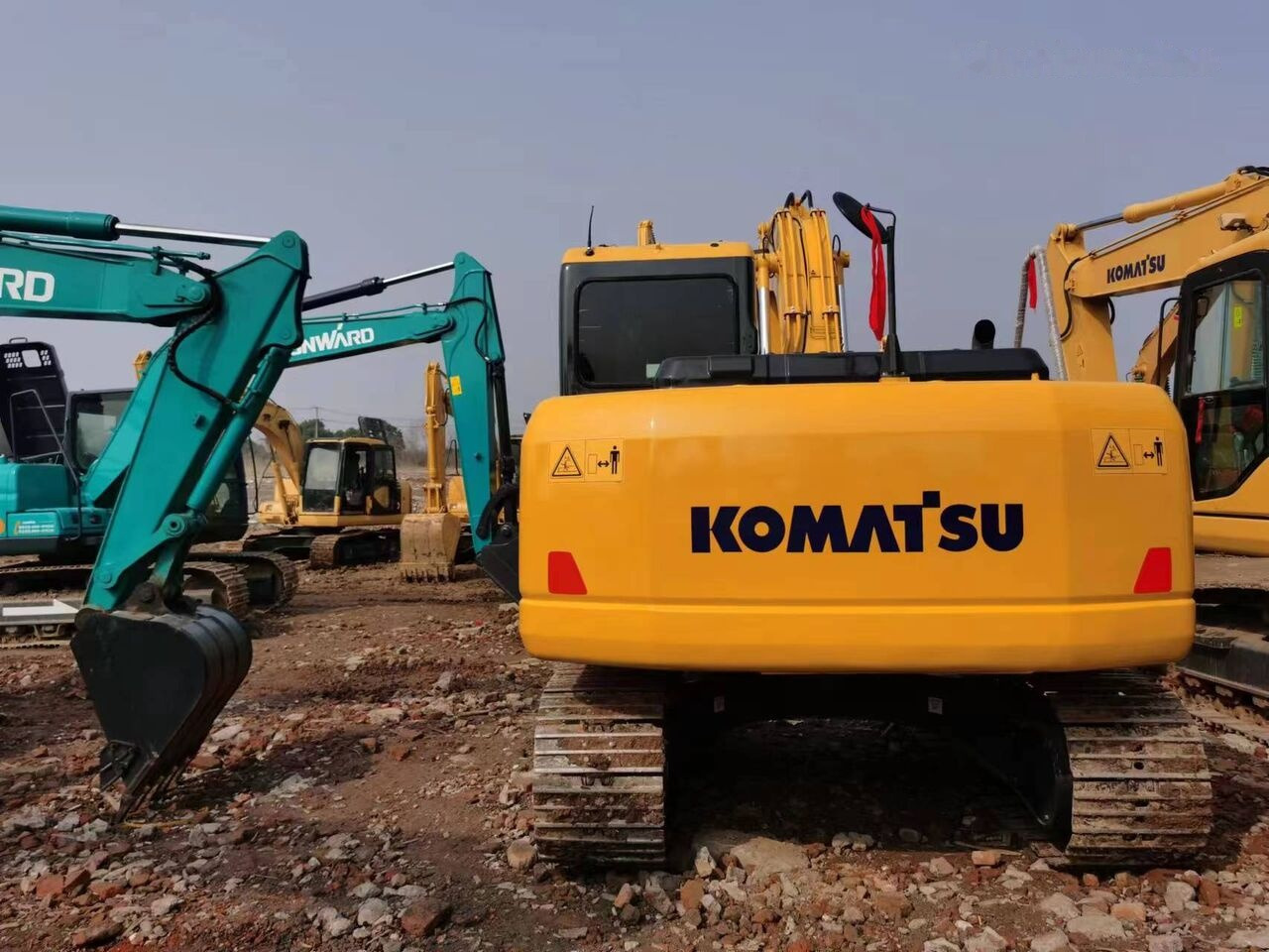 Komatsu PC130 - Верижен багер: снимка 1 Komatsu PC130 - Верижен багер: снимка 1
