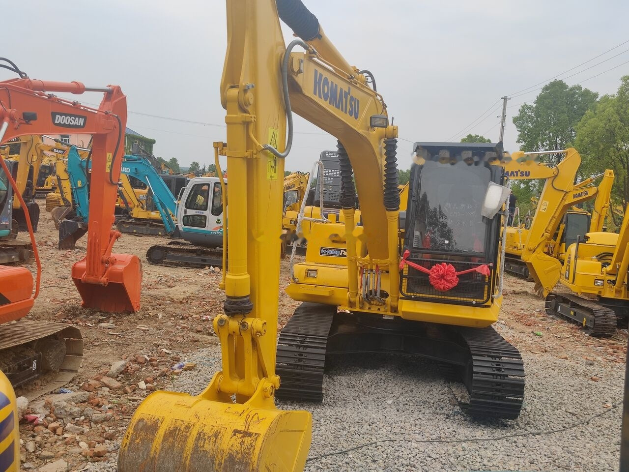 Komatsu PC130 - Верижен багер: снимка 4 Komatsu PC130 - Верижен багер: снимка 4