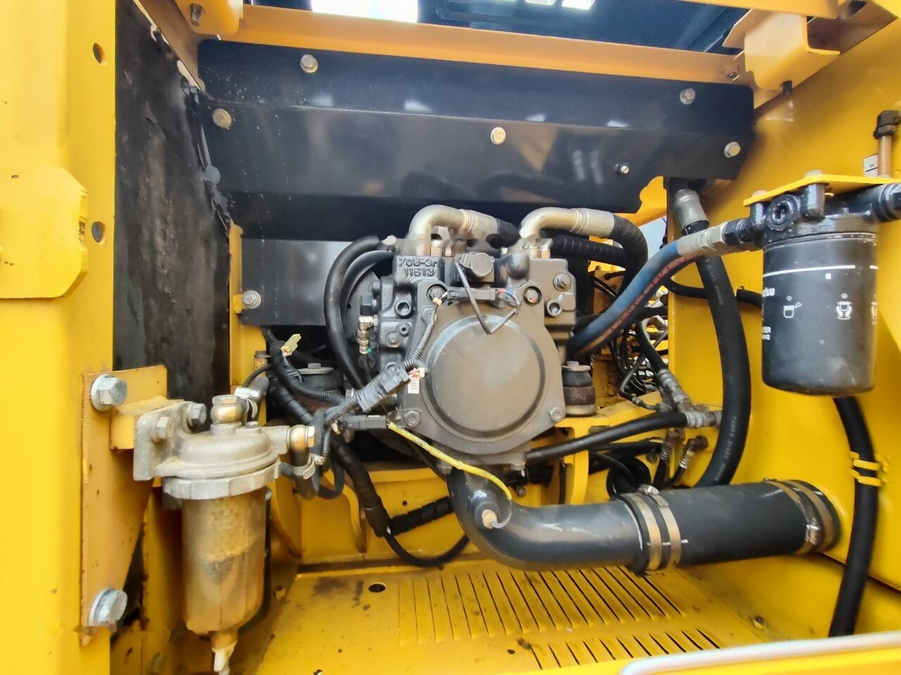 Верижен багер Komatsu PC160LC-7: снимка 11