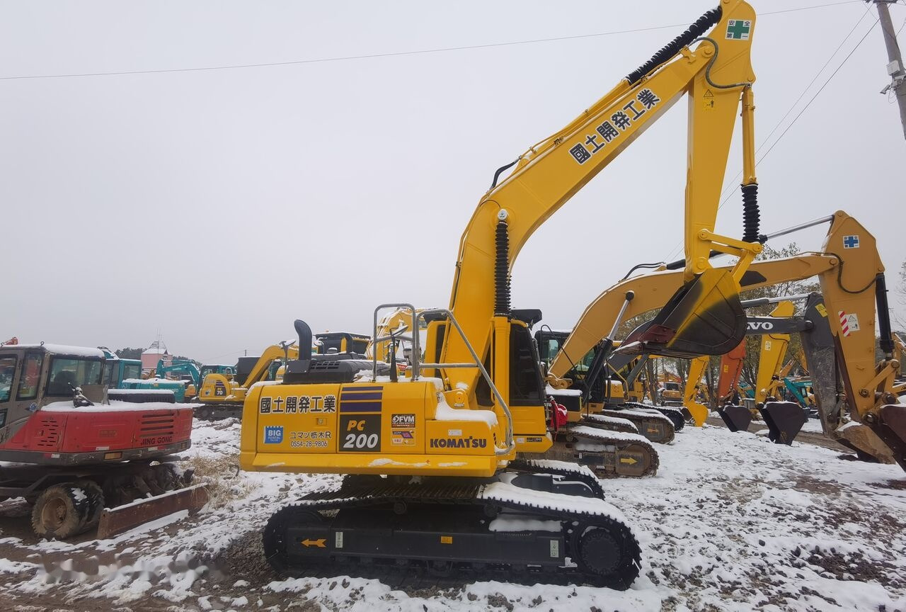 Komatsu PC200-8 - Верижен багер: снимка 2 Komatsu PC200-8 - Верижен багер: снимка 2