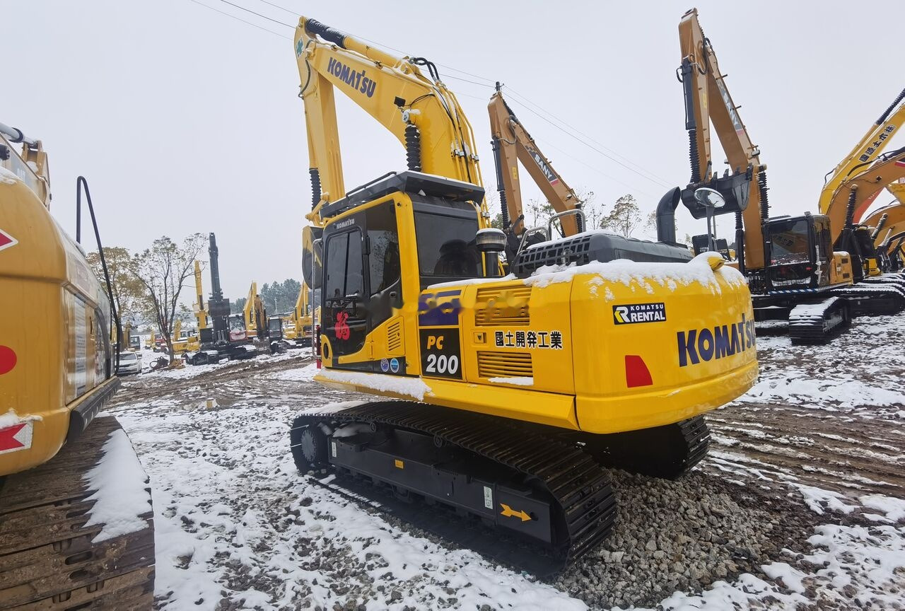 Komatsu PC200-8 - Верижен багер: снимка 1 Komatsu PC200-8 - Верижен багер: снимка 1