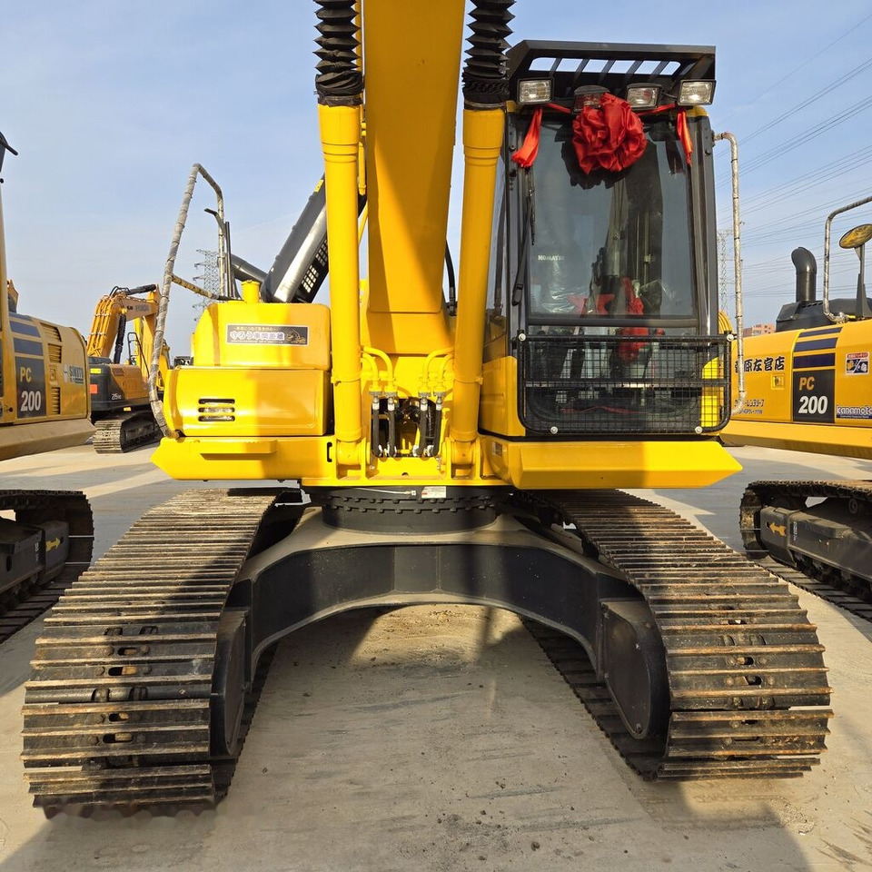 Komatsu PC200-8 - Верижен багер: снимка 5 Komatsu PC200-8 - Верижен багер: снимка 5