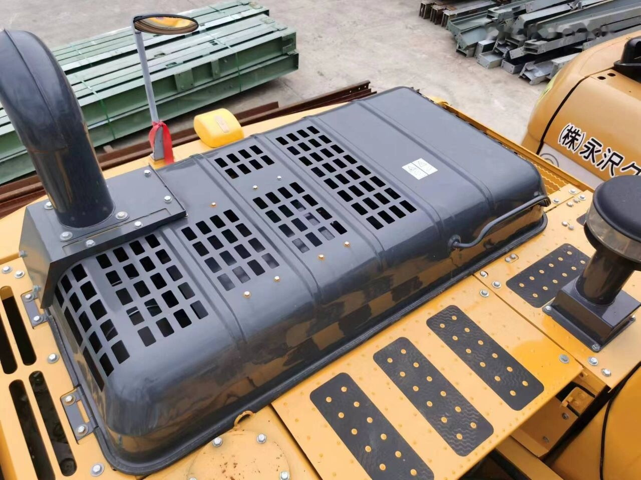 Верижен багер Komatsu PC200-8: снимка 10