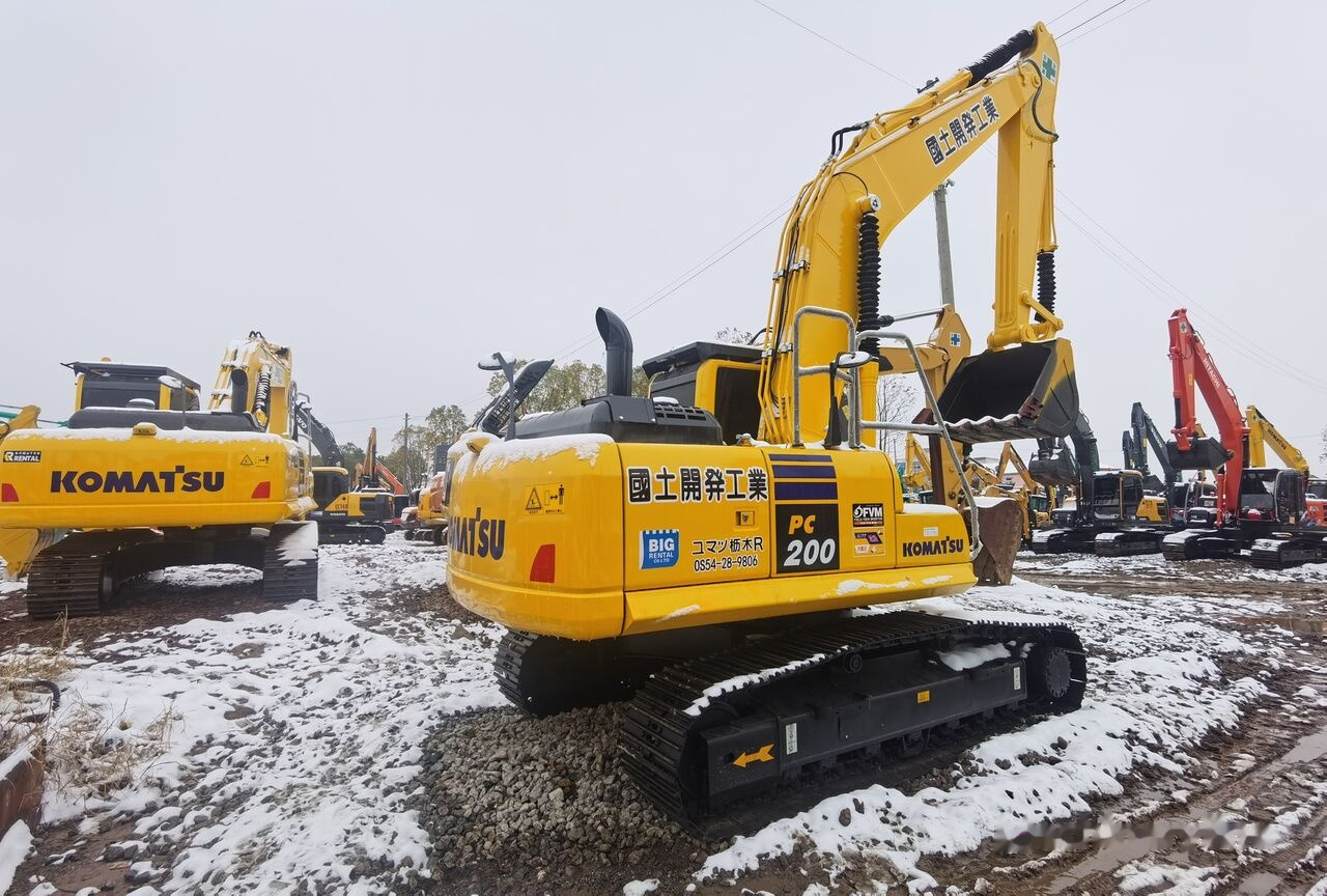 Komatsu PC200-8 - Верижен багер: снимка 3 Komatsu PC200-8 - Верижен багер: снимка 3