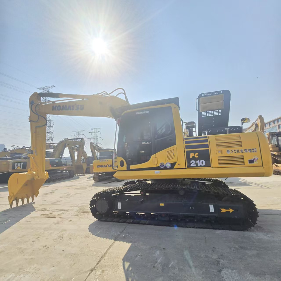 Komatsu PC210-8 - Верижен багер: снимка 4 Komatsu PC210-8 - Верижен багер: снимка 4