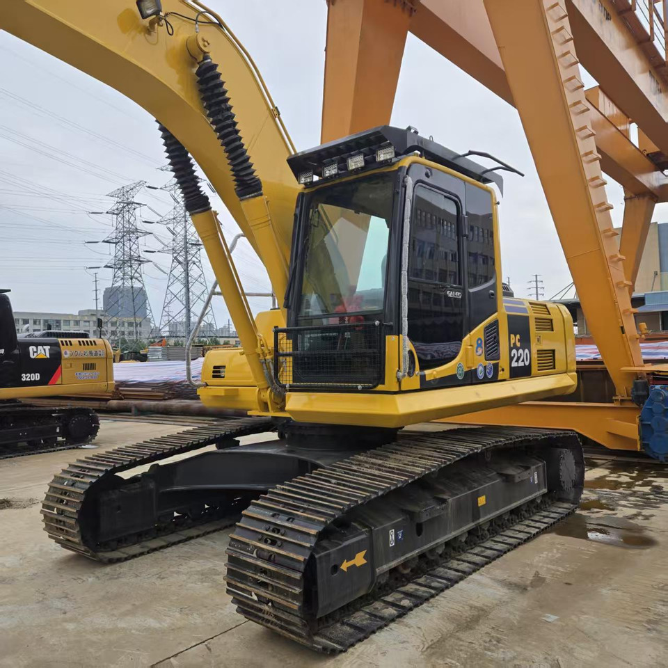 Komatsu PC220-8 - Верижен багер: снимка 4 Komatsu PC220-8 - Верижен багер: снимка 4