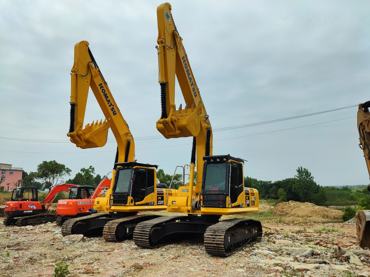 Komatsu PC240 - Верижен багер: снимка 1 Komatsu PC240 - Верижен багер: снимка 1