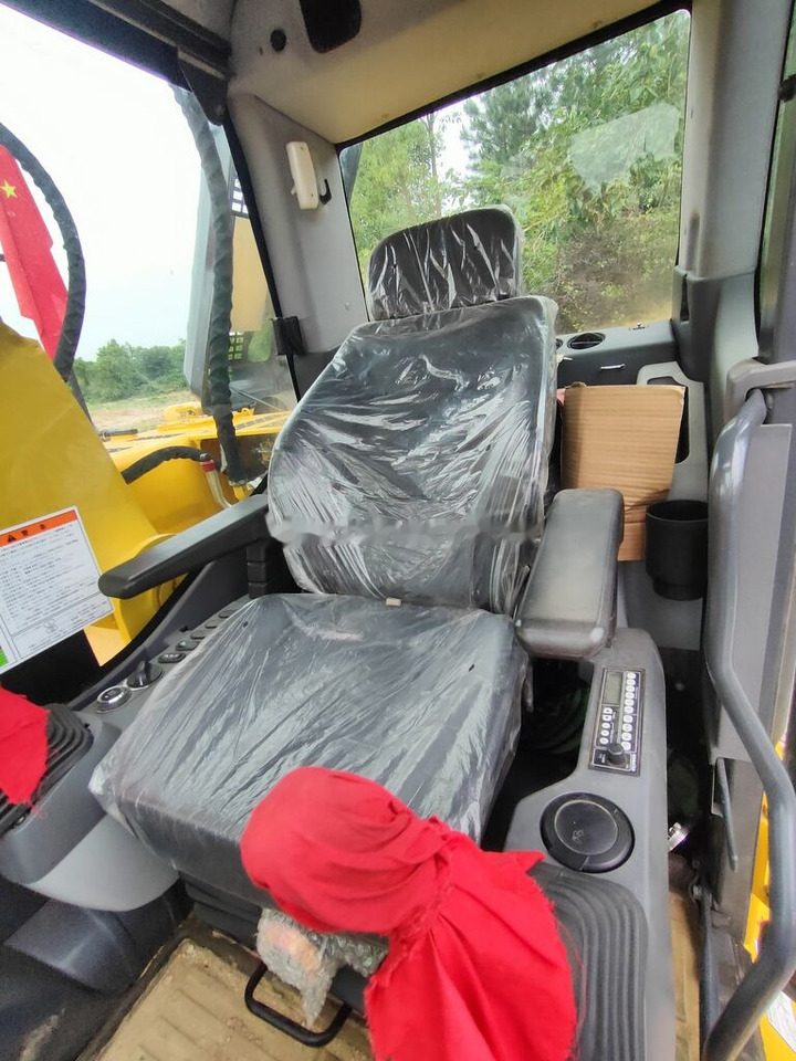 Komatsu PC240LC-8 - Верижен багер: снимка 4 Komatsu PC240LC-8 - Верижен багер: снимка 4