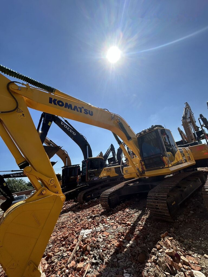 Komatsu PC240LC - Верижен багер: снимка 1 Komatsu PC240LC - Верижен багер: снимка 1