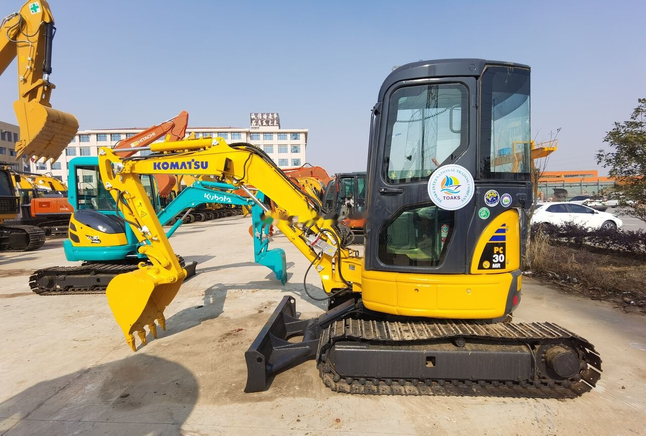 Komatsu PC30MR - Мини багер: снимка 2 Komatsu PC30MR - Мини багер: снимка 2
