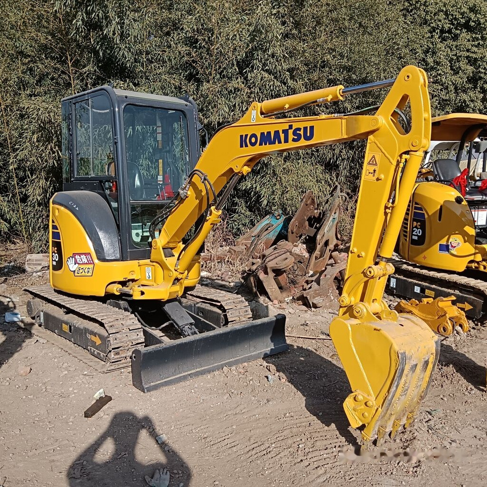 Komatsu PC30MR - Мини багер: снимка 2 Komatsu PC30MR - Мини багер: снимка 2