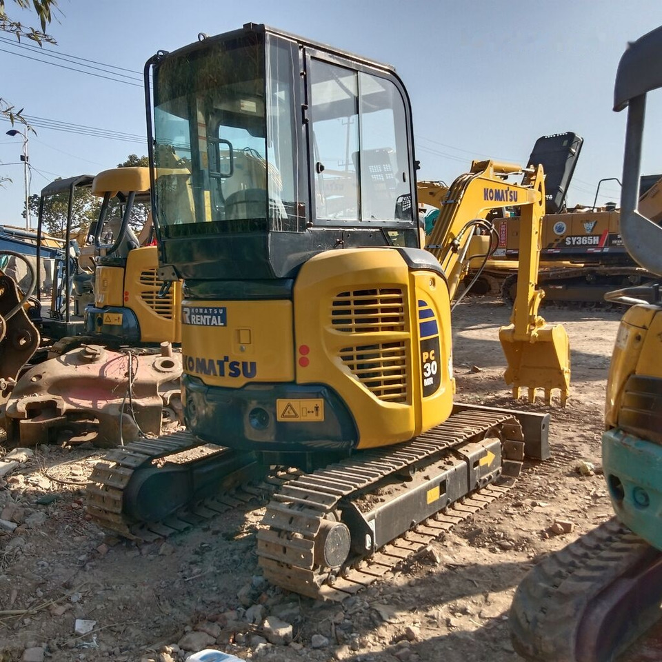 Komatsu PC30MR - Мини багер: снимка 3 Komatsu PC30MR - Мини багер: снимка 3