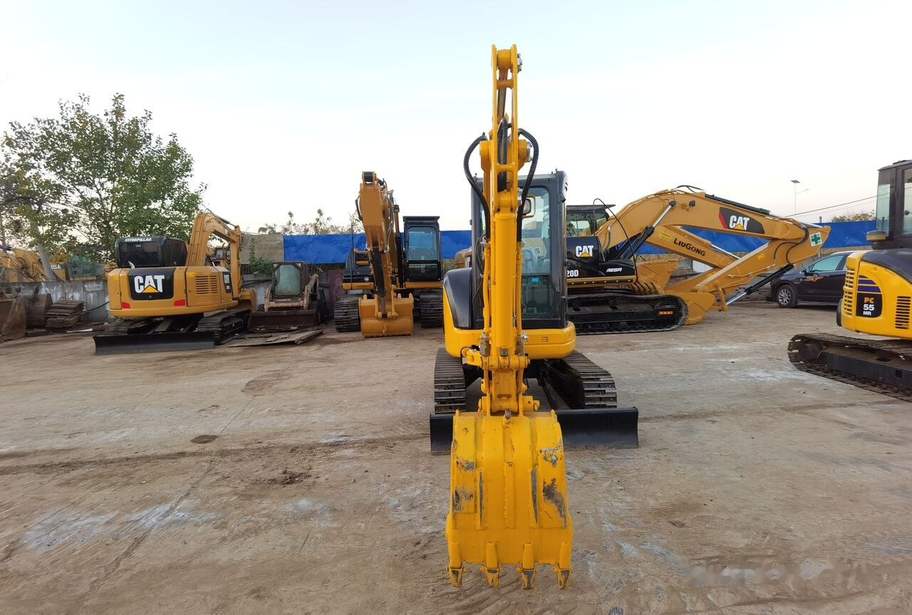Мини багер Komatsu PC35: снимка 8