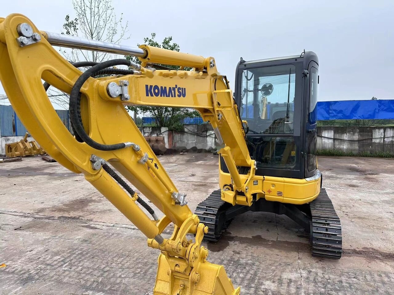 Komatsu PC35 - Мини багер: снимка 3 Komatsu PC35 - Мини багер: снимка 3