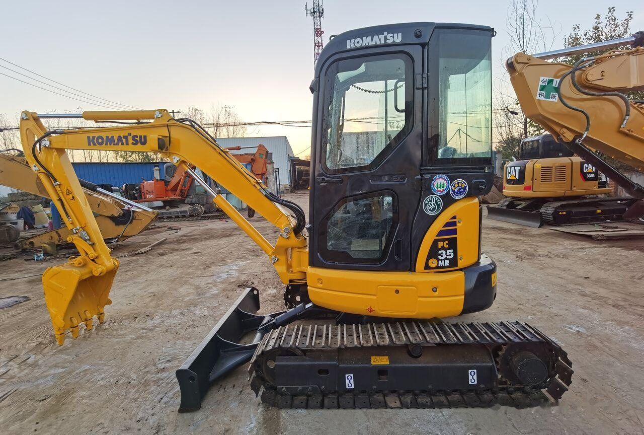 Мини багер Komatsu PC35: снимка 7