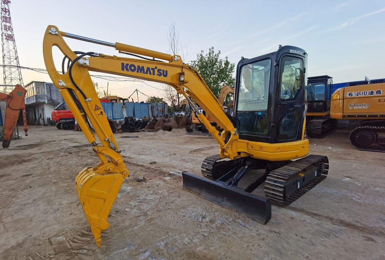 Мини багер Komatsu PC35: снимка 6