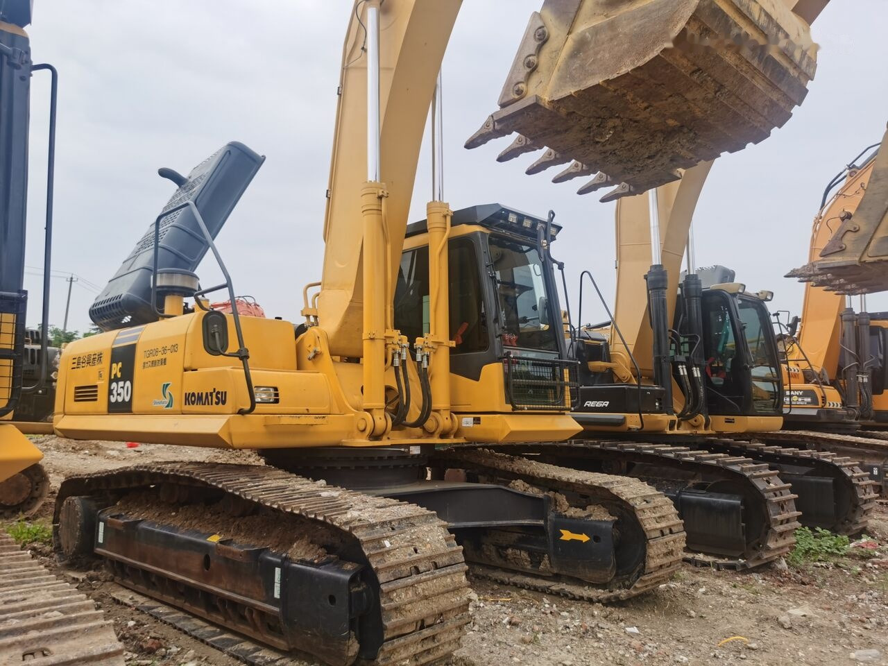 Komatsu PC350 - Верижен багер: снимка 2 Komatsu PC350 - Верижен багер: снимка 2