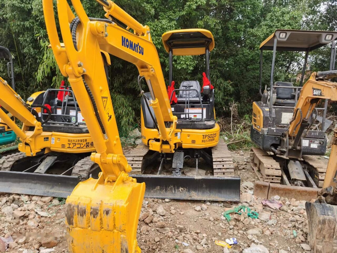 Komatsu PC35MR - Мини багер: снимка 2 Komatsu PC35MR - Мини багер: снимка 2