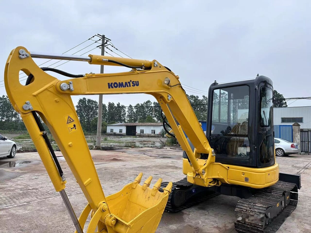 Komatsu PC50MR - Верижен багер: снимка 4 Komatsu PC50MR - Верижен багер: снимка 4
