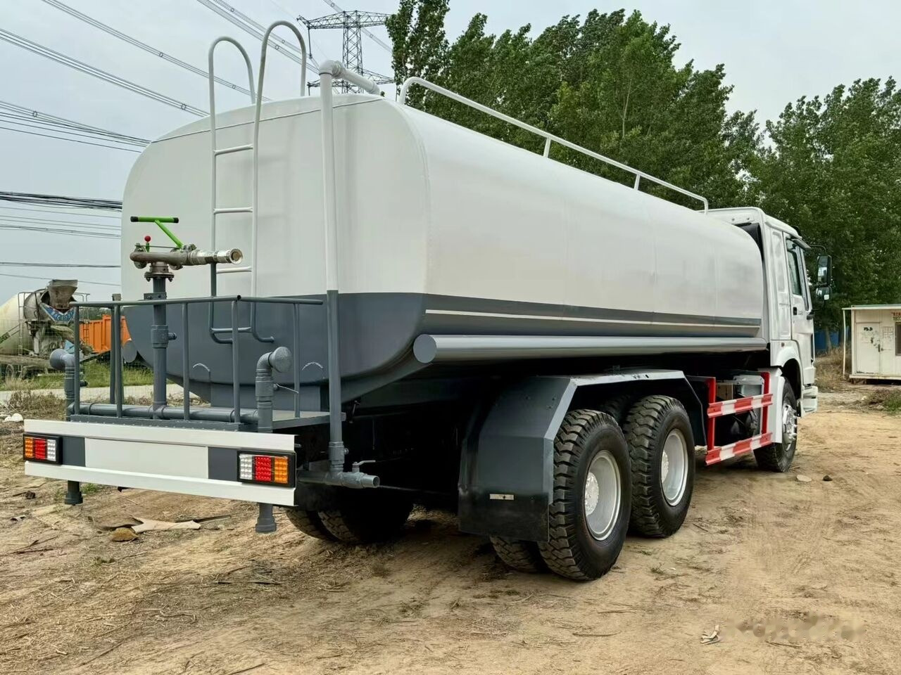 Sinotruk Howo 6*4 20cm³ - Комунална/ Специална техника: снимка 5 Sinotruk Howo 6*4 20cm³ - Комунална/ Специална техника: снимка 5