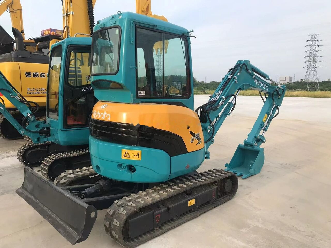 Kubota U25 - Мини багер: снимка 1 Kubota U25 - Мини багер: снимка 1