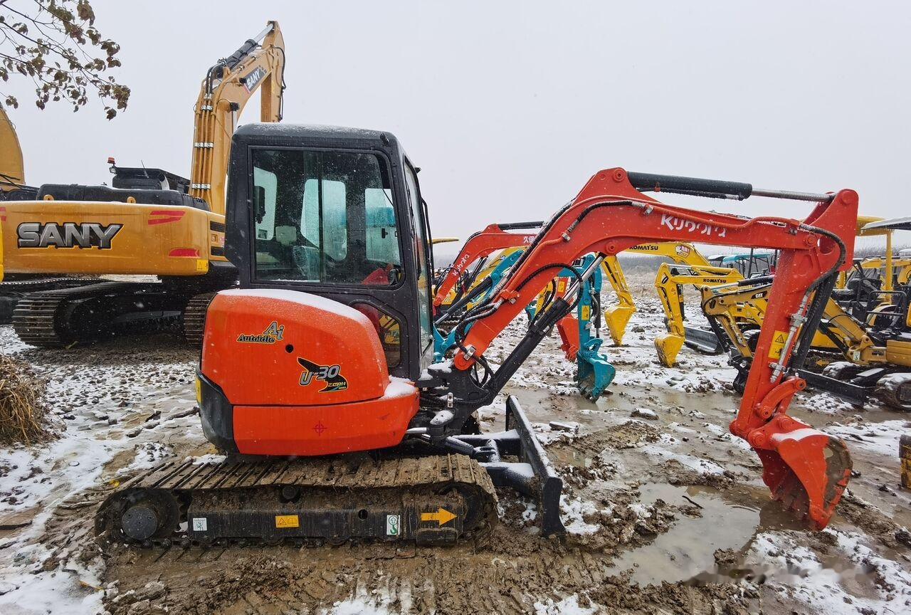 Kubota U30 - Мини багер: снимка 1 Kubota U30 - Мини багер: снимка 1