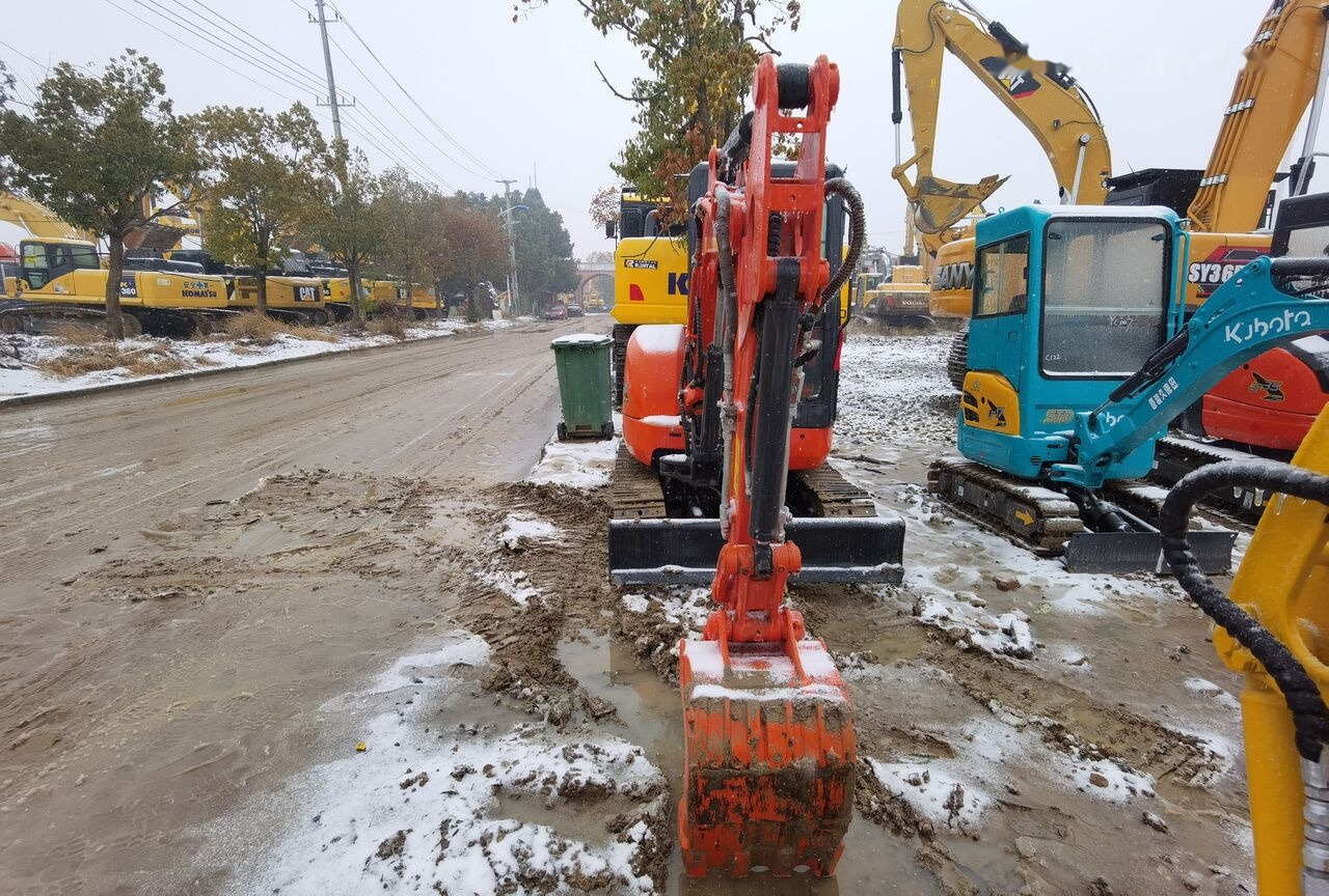 Kubota U30 - Мини багер: снимка 3 Kubota U30 - Мини багер: снимка 3