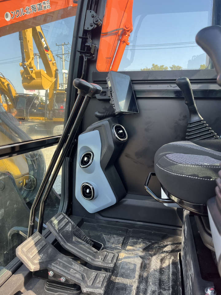 SANY SY60C - Мини багер: снимка 5 SANY SY60C - Мини багер: снимка 5