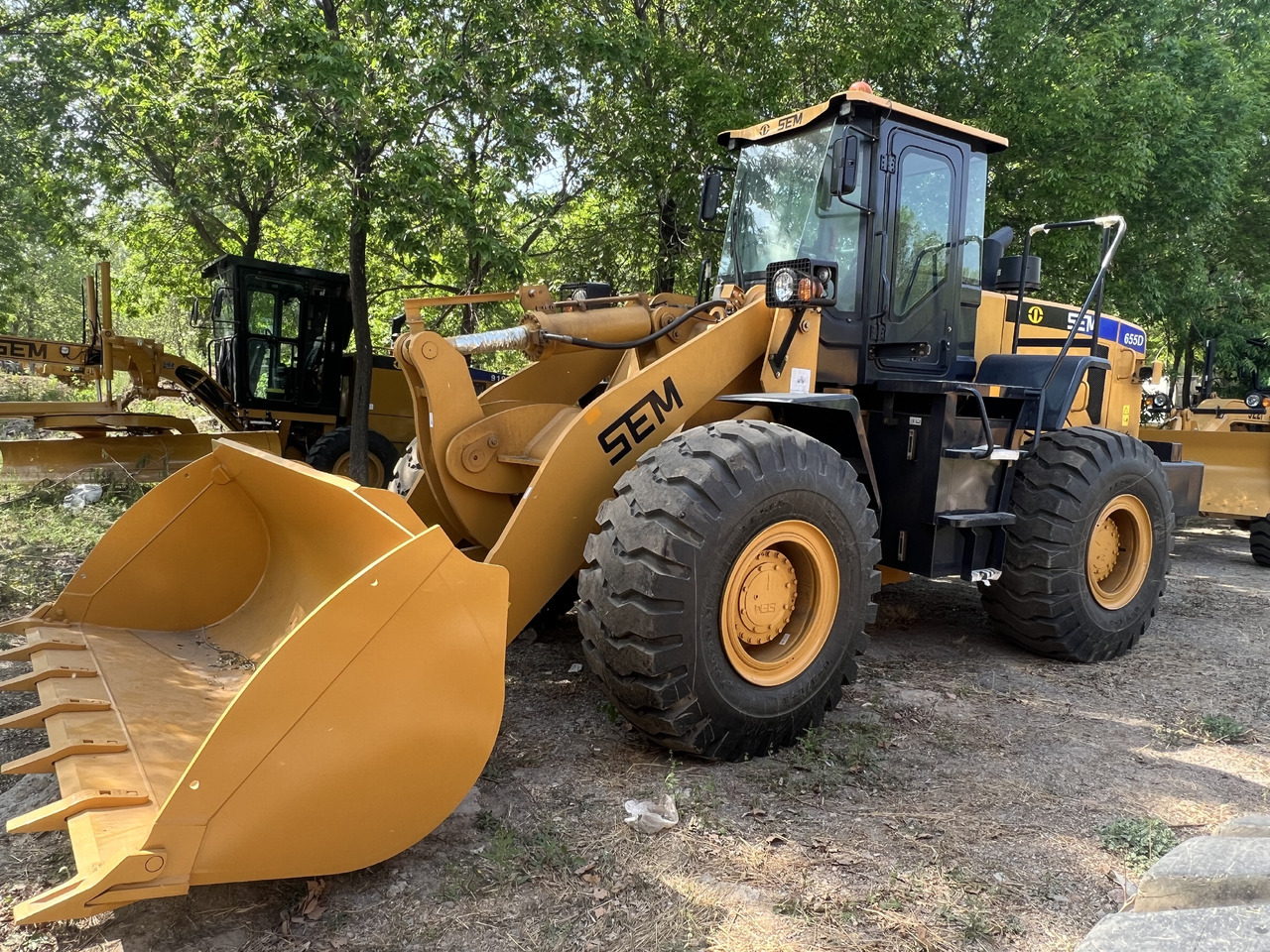 SEM SEM655D - Колесен товарач: снимка 3 SEM SEM655D - Колесен товарач: снимка 3