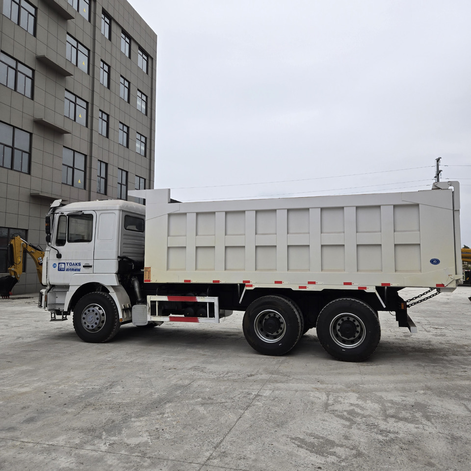 SINOTRUK F3000 6x4 RHD - Самосвал камион: снимка 3 SINOTRUK F3000 6x4 RHD - Самосвал камион: снимка 3