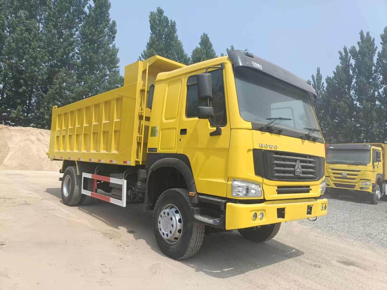 SINOTRUK HOWO 4x2 - Самосвал камион: снимка 1 SINOTRUK HOWO 4x2 - Самосвал камион: снимка 1