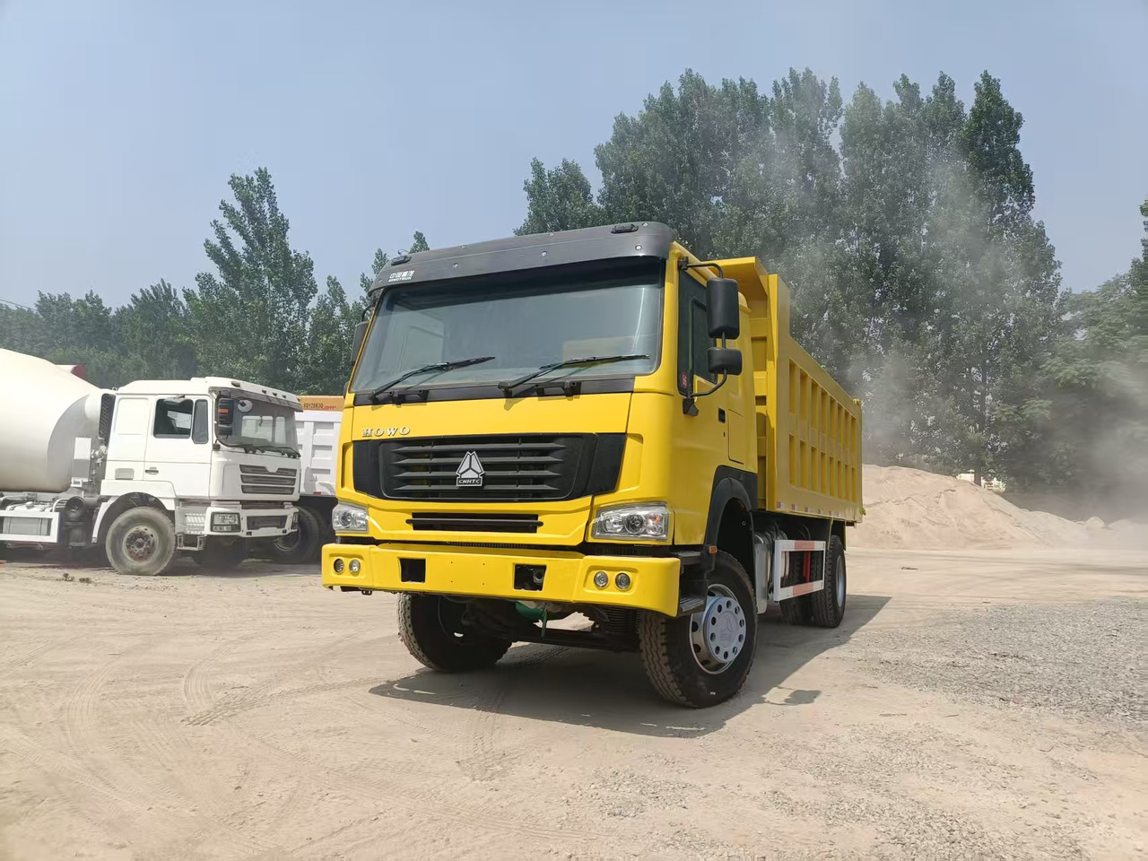SINOTRUK HOWO 4x2 - Самосвал камион: снимка 3 SINOTRUK HOWO 4x2 - Самосвал камион: снимка 3