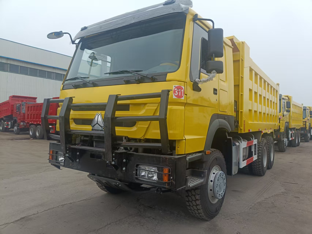 SINOTRUK HOWO 6x4 - Самосвал камион: снимка 3 SINOTRUK HOWO 6x4 - Самосвал камион: снимка 3